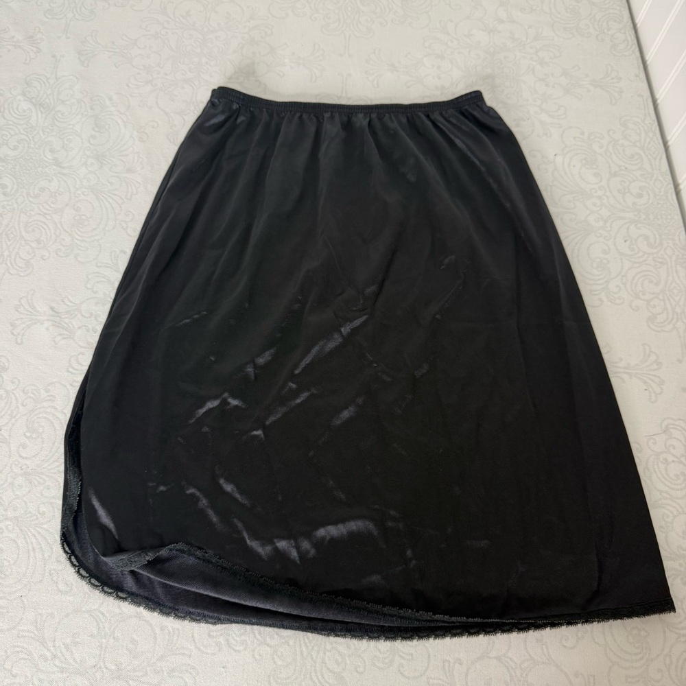Vintage Vanity Fair Black Slip Skirt Size Small 20” Metric 38